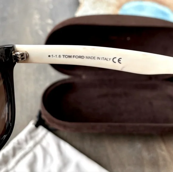 Tom Ford Sunglasses Black With Ivory Colored Arms, Gold Accents, Made In Italy - Picture 11 of 11